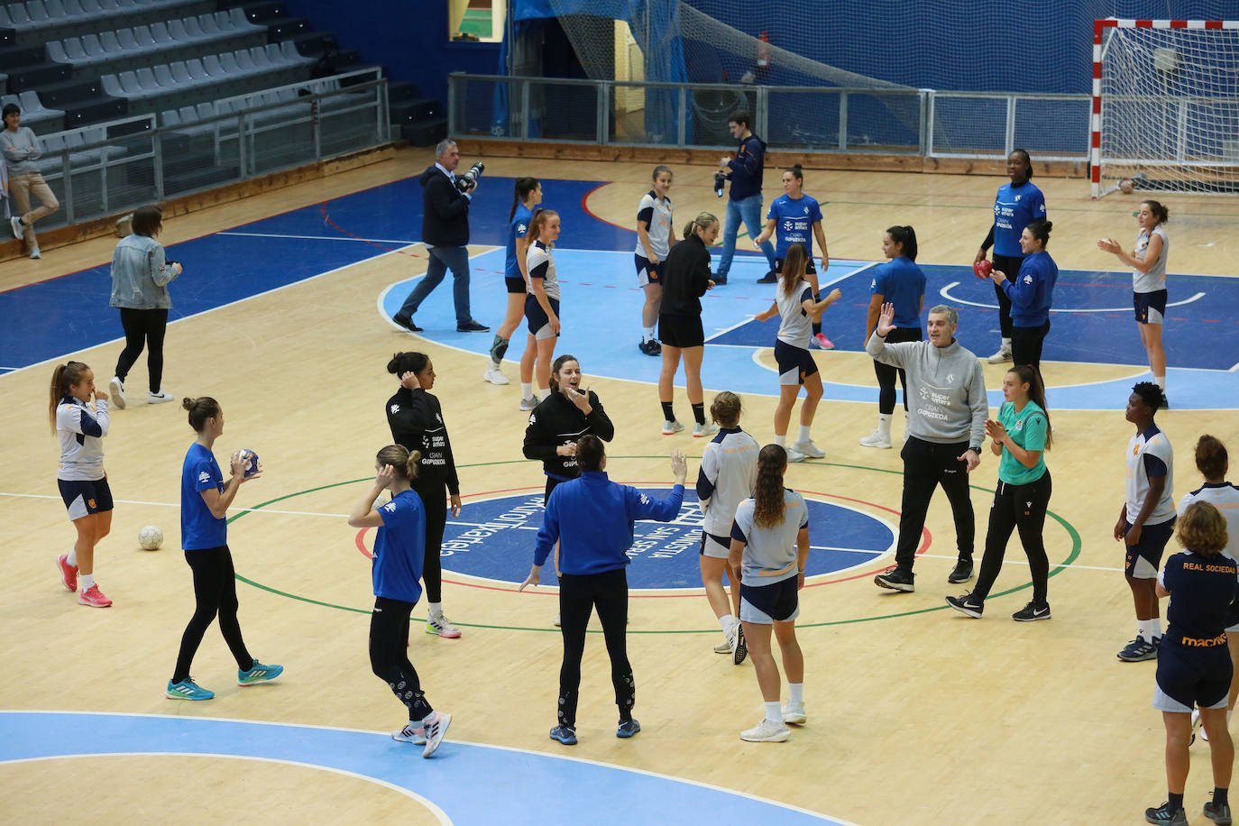 Bera Bera y Real Sociedad se citan sobre el parqué