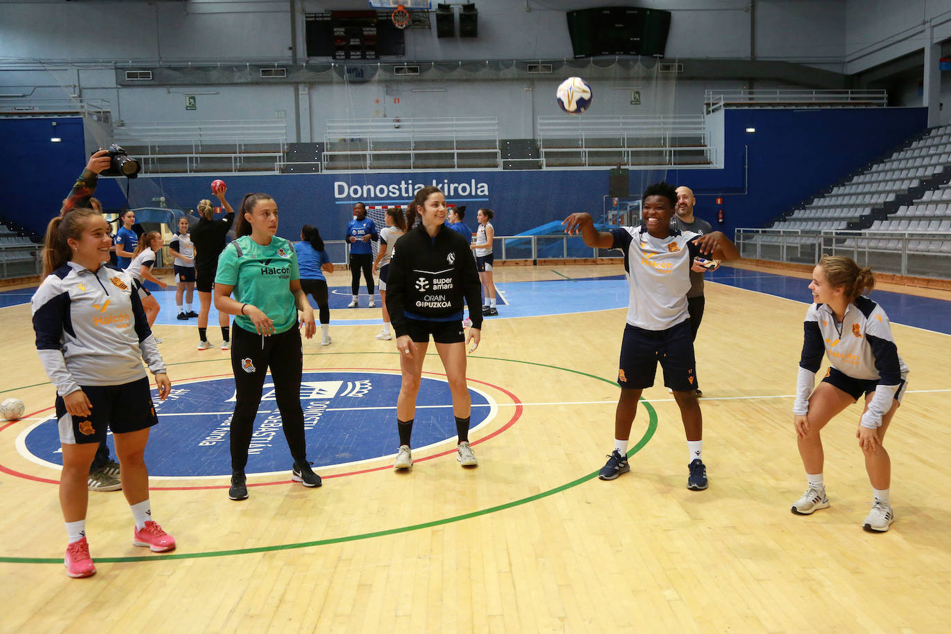 Bera Bera y Real Sociedad se citan sobre el parqué