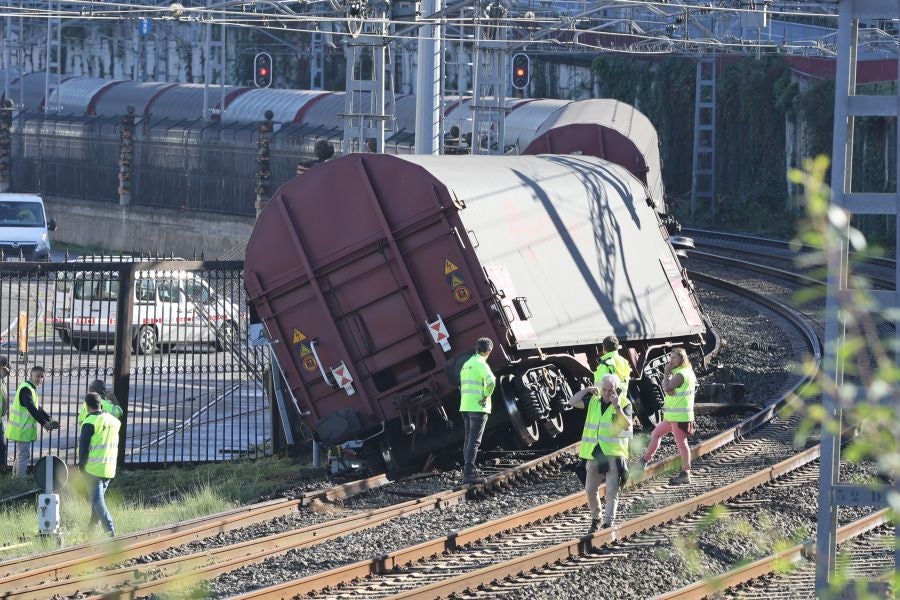 Un tren de mercancías descarrila en Pasaia