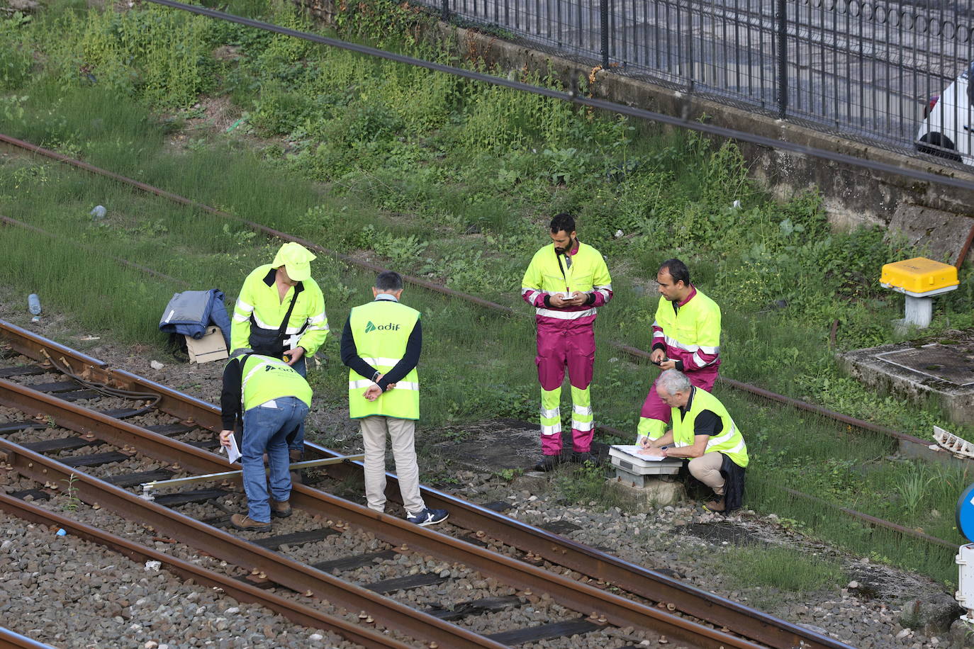 Un tren de mercancías descarrila en Pasaia