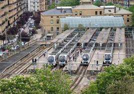 Estación de Easo de Donostia, con las cocheras de Euskotren que se trasladarán a Zumaia cuando se elimine la playa de vías de Easo.