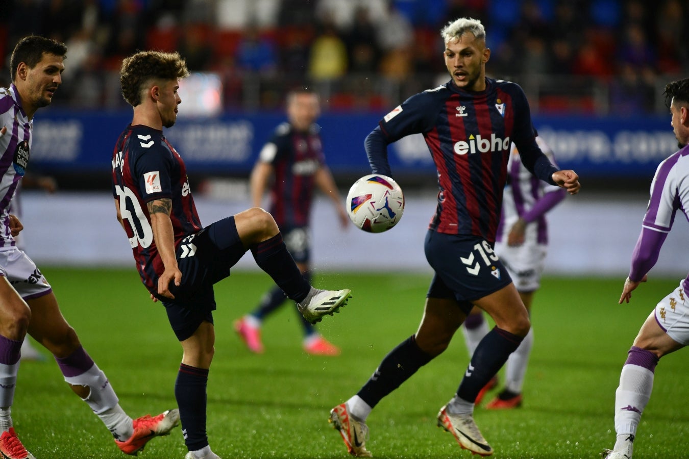 Las mejores imágenes de la &#039;manita&#039; del Eibar al Valladolid