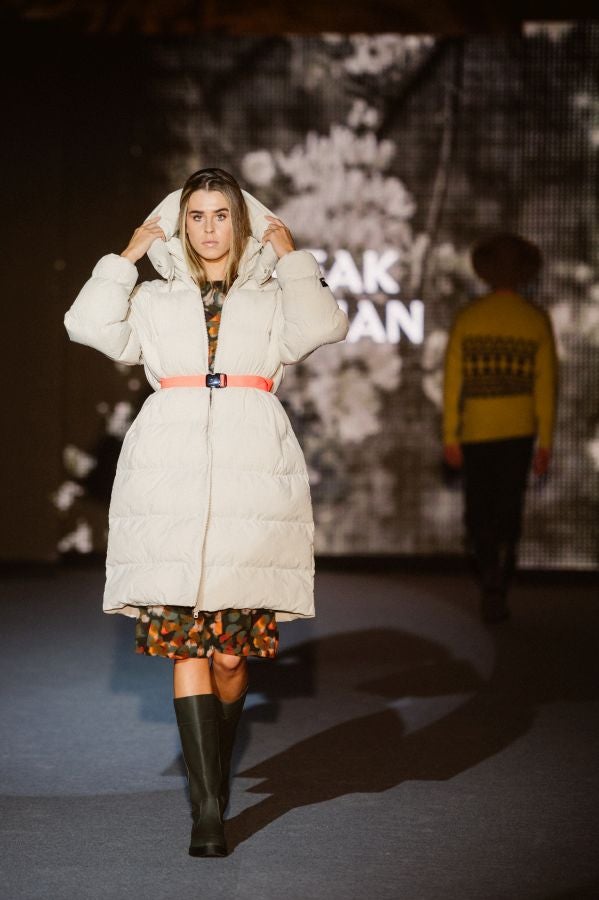 Loreak Mendian fusiona formas atemporales