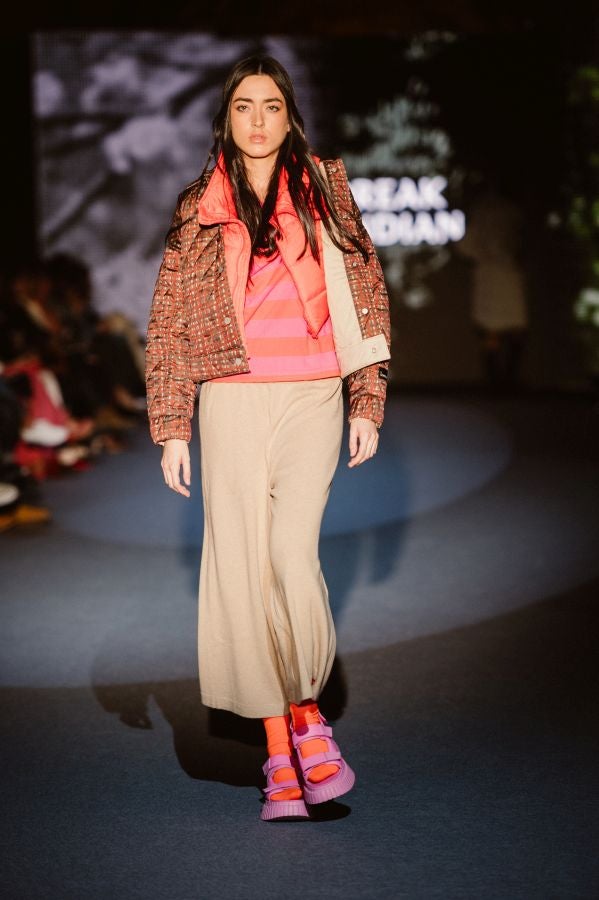 Loreak Mendian fusiona formas atemporales