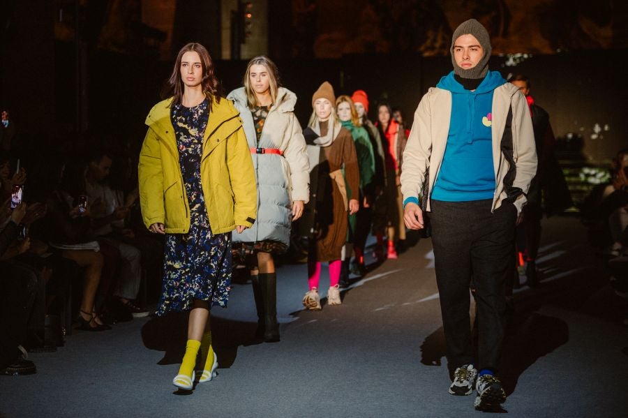 Loreak Mendian fusiona formas atemporales