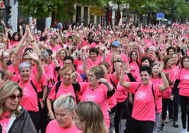 Una marea rosa contra el cáncer de mama