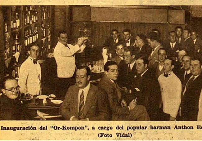 Restaurante Or-kompon de Madrid; al fondo, con las manos levantadas, su fundador, Antxon Echezarreta, natural de Villabona.
