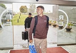 Zubimendi, en una de sus llegadas a la Ciudad del Fútbol de Las Rozas para concentrarse con la selección.