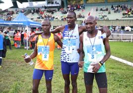 Ismahel Kipkurui y Oscar Chelimo han completado el podio.