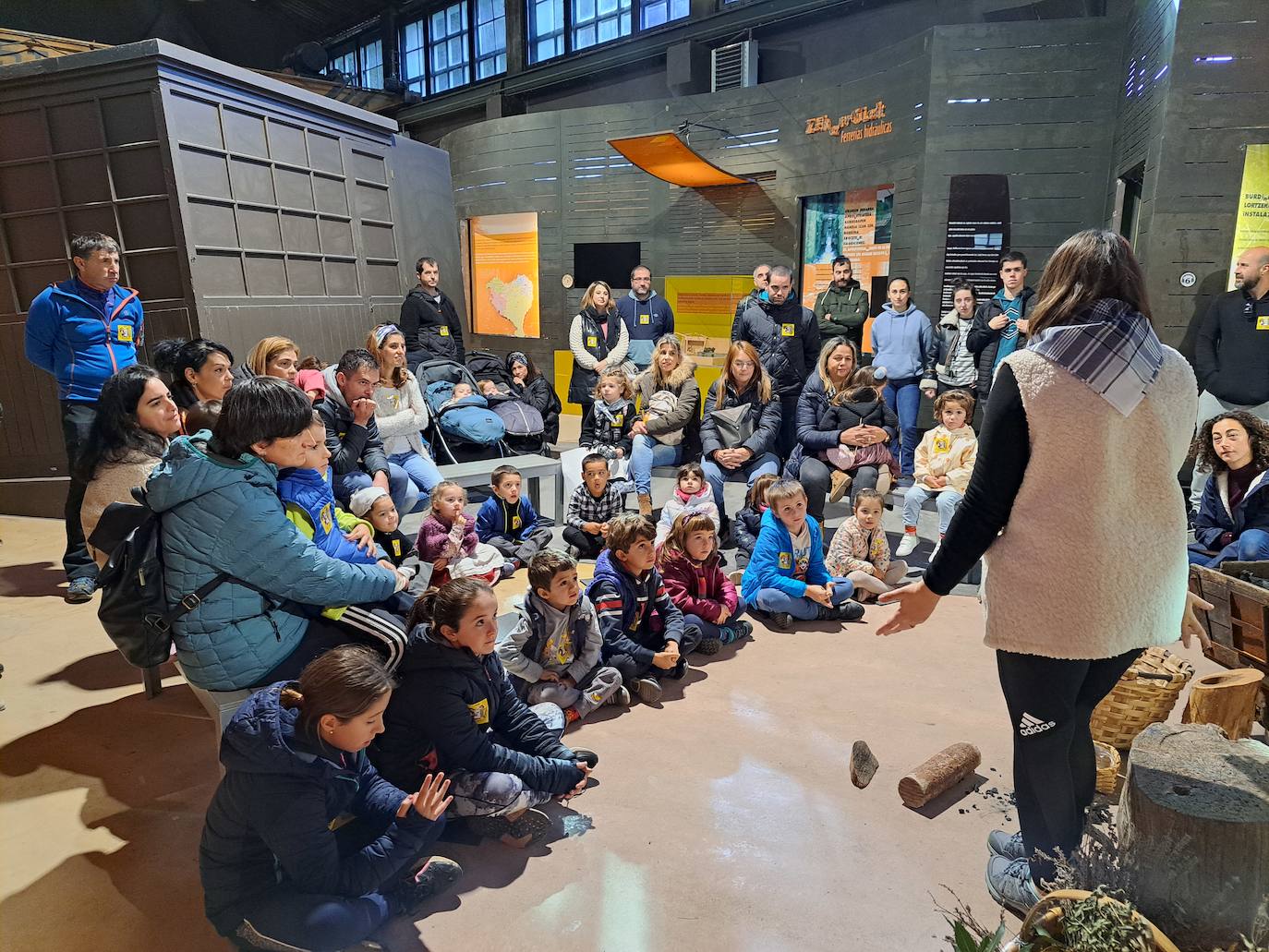 Olentzero eta Mari Domingiren bisitak Mirandaolan izan dira