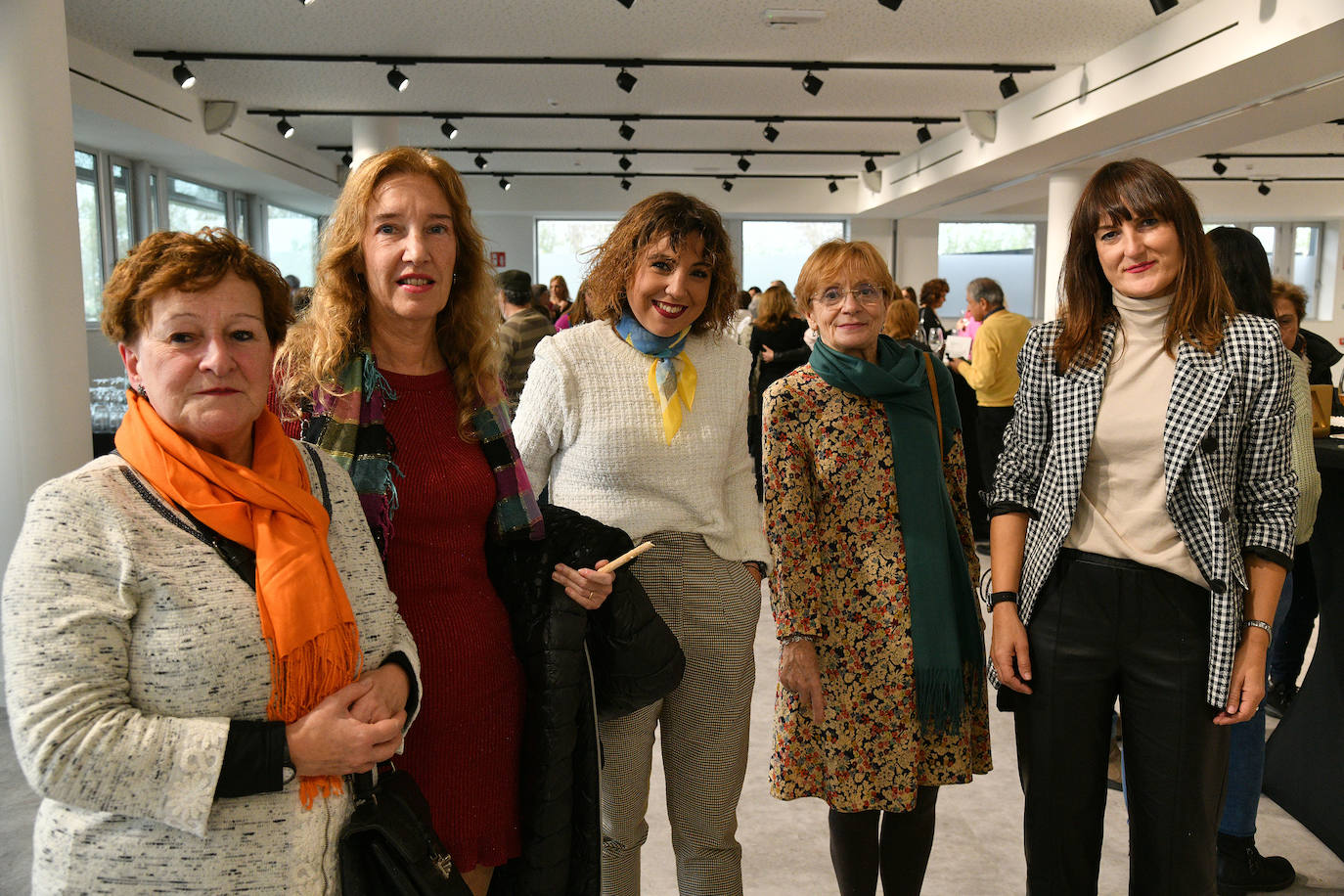 Raquel Bocos Oyarbide (abogada), Amaia Arregui (psicóloga clínica), María Luisa Auztarro, Ainhoa Díaz-Caneja Valencia (diseñadora Lankorpe Industria Gráfica).