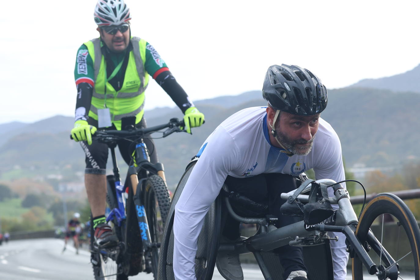 Fotos de las handbikes de la Behobia 2023