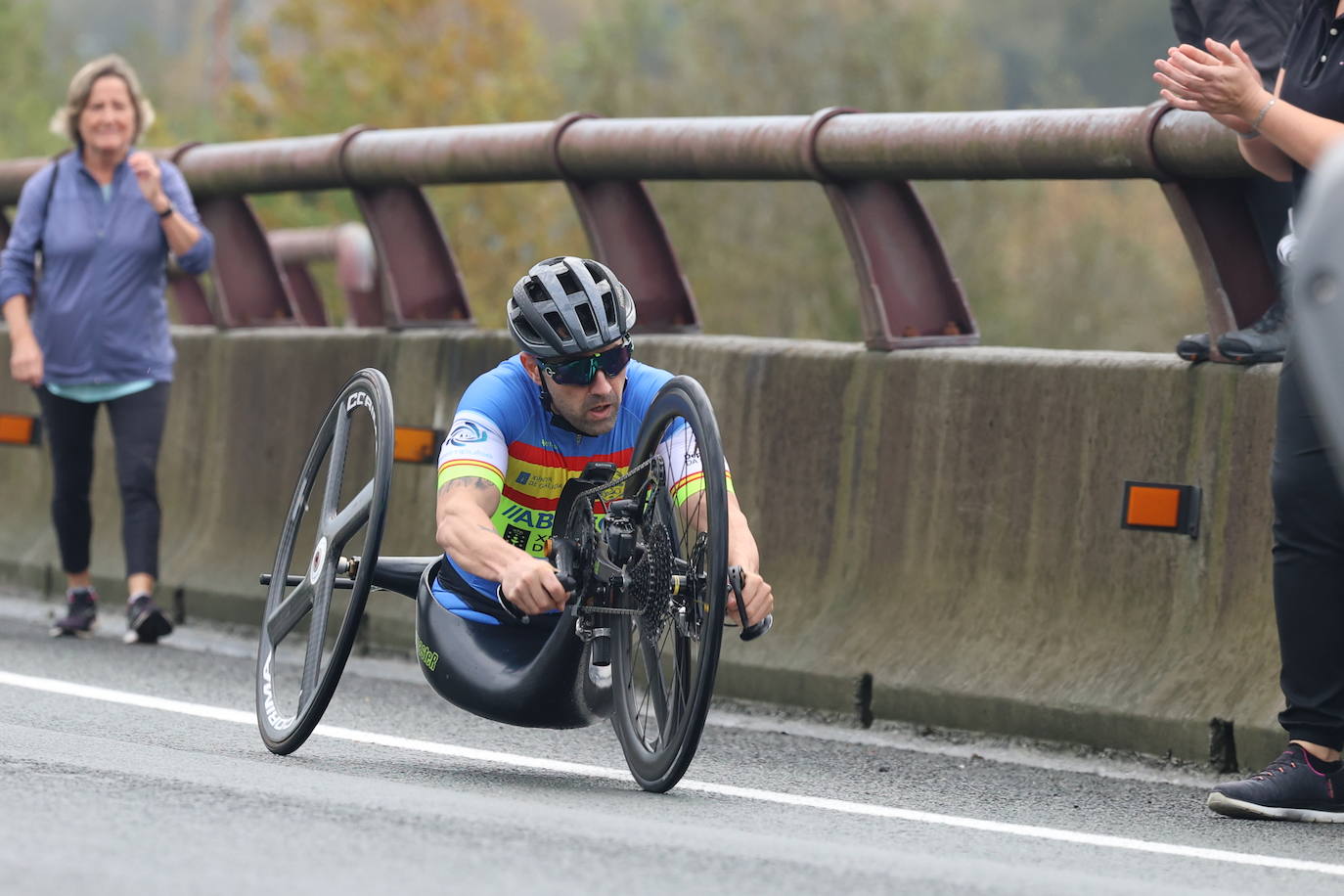 Fotos de las handbikes de la Behobia 2023