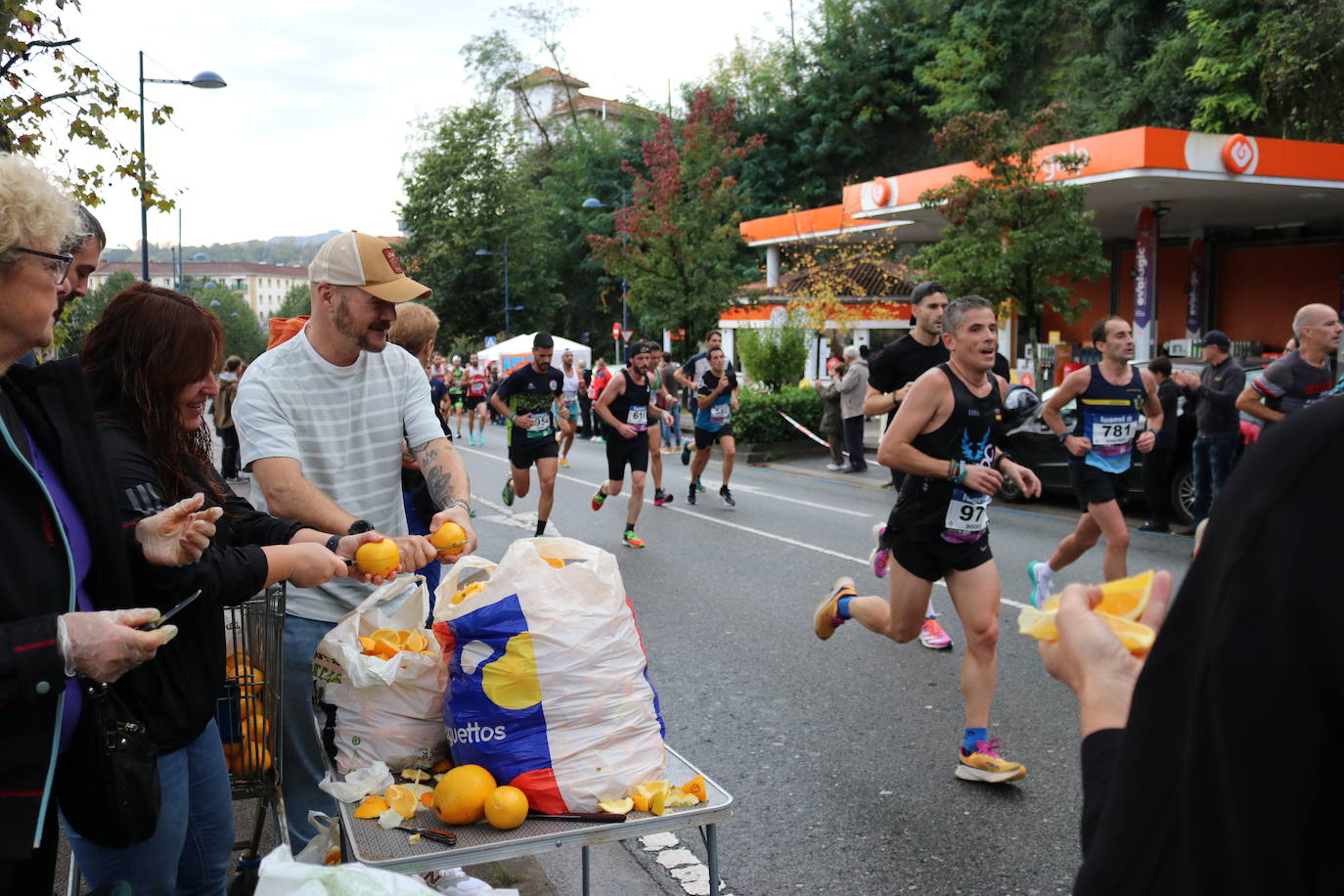 Fotos de la Behobia-San Sebastián 2023 a su paso por Errenteria
