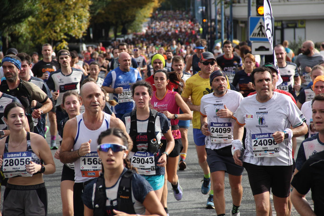 Fotos de la Behobia-San Sebastián 2023 a su paso por Errenteria