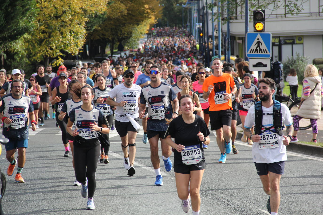 Fotos de la Behobia-San Sebastián 2023 a su paso por Errenteria