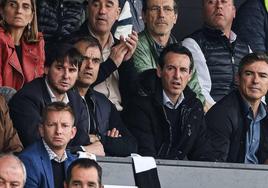 Igor Emery, Josu Reta, Unai Emery y Juan Mancisidor en el palco del Stadium Gal de Irun.