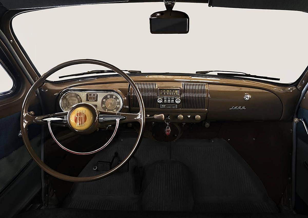 Imagen secundaria 1 - Seat cumple 70 años de su primer modelo 1400, todo un hito