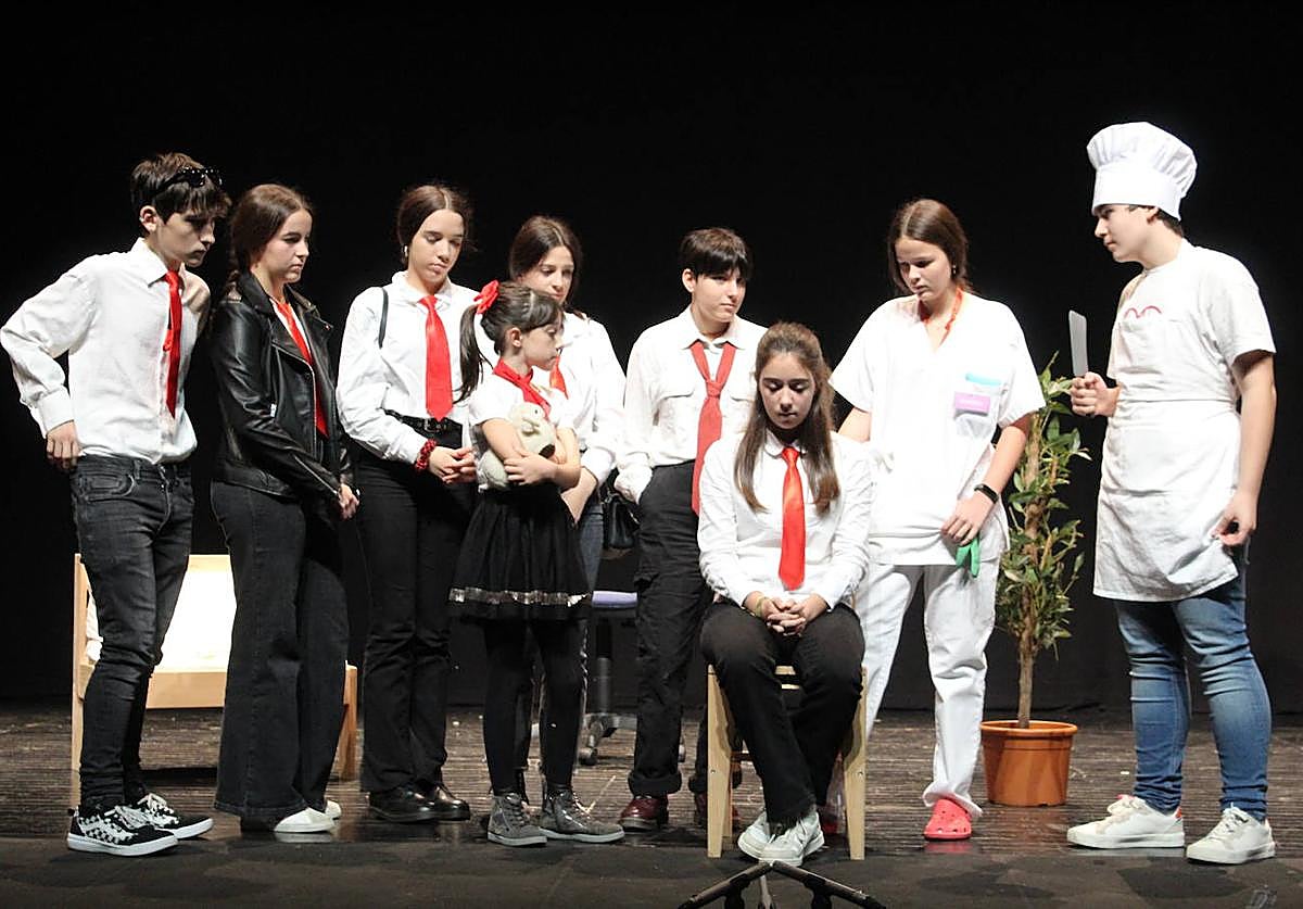 Eskola antzerkiak hartu du astean zehar topaketetako protagonismoa