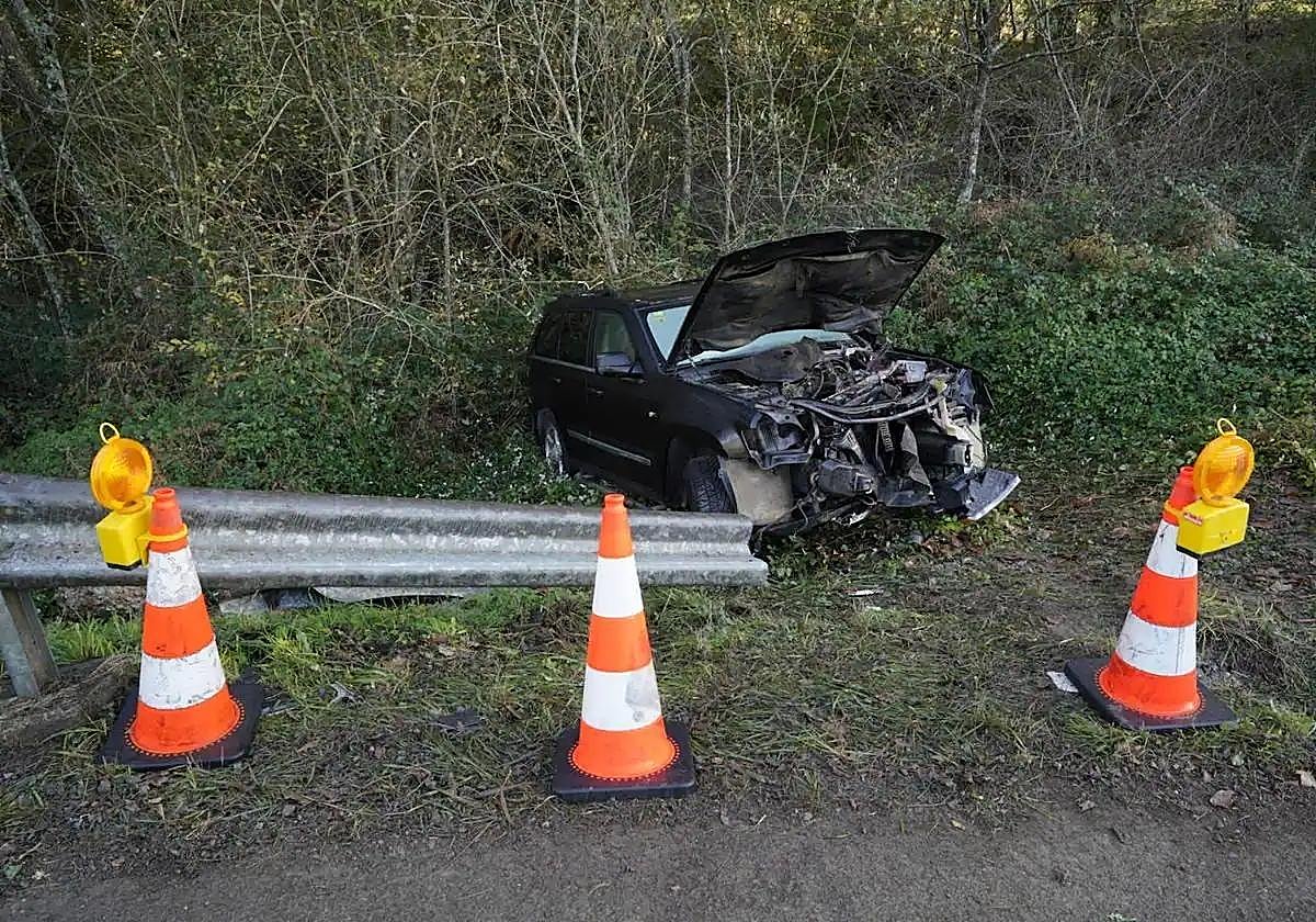 Estado en el que quedó el coche del fallecido en un accidente en Berastegi