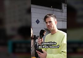 El periodista Karin Herrero de los 40 Principales sale a la calle a hacer una encuesta de cultura general que sale mal.