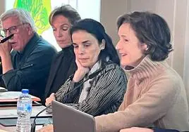 Gorka Landaburu, Véronique Caplanne, Marta Buesa y Ana Aizpiri, en el coloquio llevado a cabo en Biarritz.