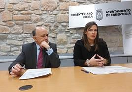 Luis María Oyarbide y Eli Murua, en la rueda de prensa.