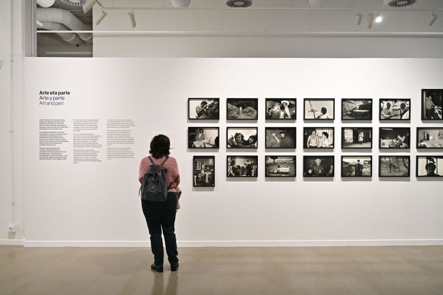 Exposición de fotografías de Isabel Azkarate en Tabakalera | El Diario ...