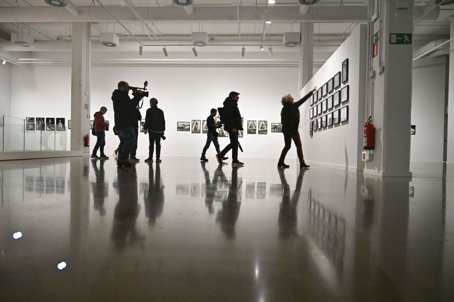 Exposición de fotografías de Isabel Azkarate en Tabakalera | El Diario ...