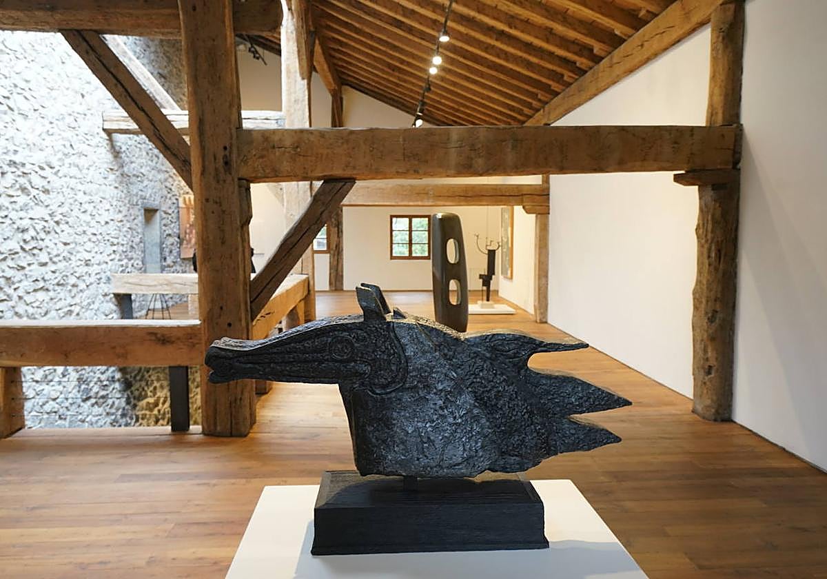 La escultura 'Tête de cheval crênelée', de Georges Braque, es una de las protagonistas de la muestra.