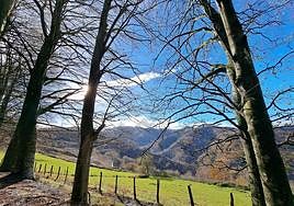 El cielo azul se abre sobre Leuneta.