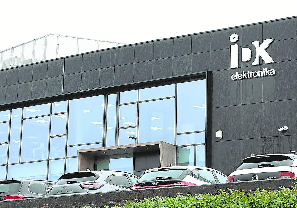 Exterior de la sede central de la empresa IDK, ubicada en el polígono Egiburuberri de Errenteria.