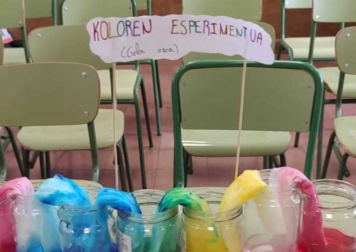 Imagen secundaria 1 - Mundua eraldatu, etorkizuna eraikiz!