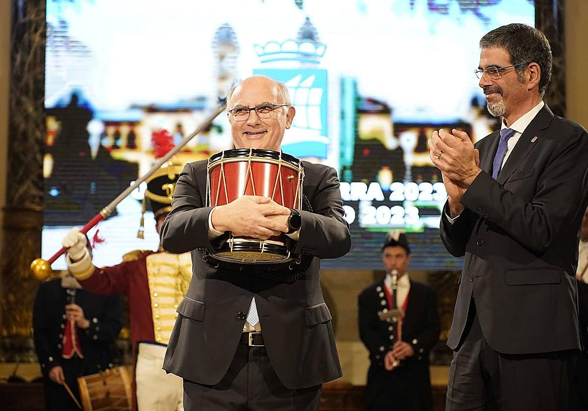 Javier García Cogorro recibió el Tambor de Oro 2023.