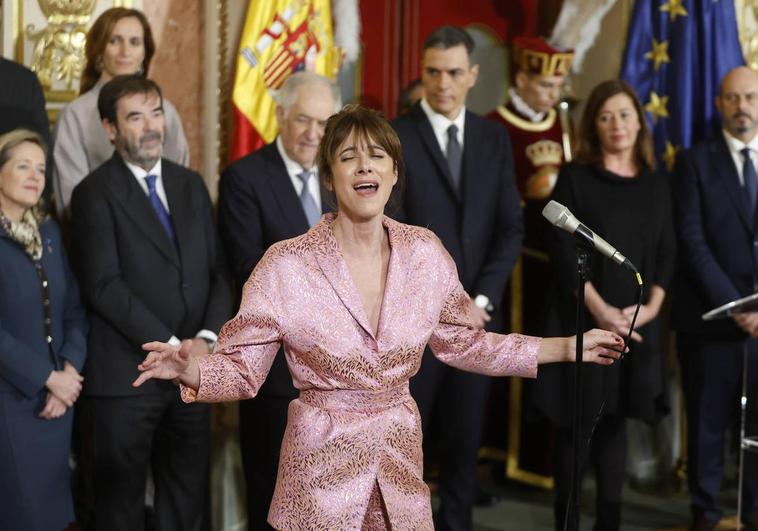 María Berasarte ha interpretado dos temas en el Congreso en el Día de la Constitución.