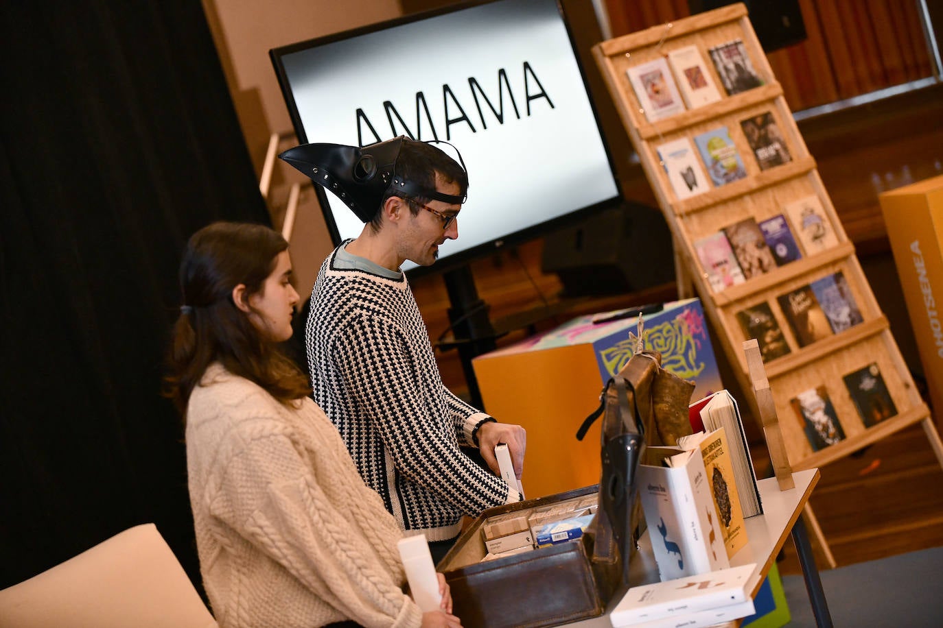 Durangoko Azokaren bigarren eguna: ikasle goiza, cosplay, gamers...