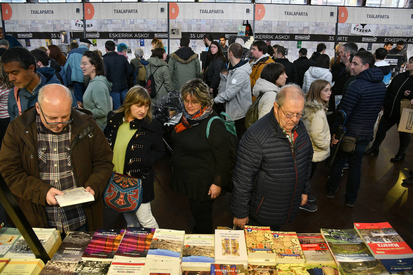 Durangoko Azokaren bigarren eguna: ikasle goiza, cosplay, gamers...