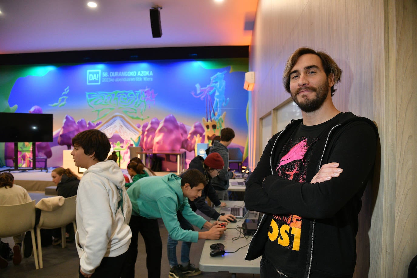 Durangoko Azokaren bigarren eguna: ikasle goiza, cosplay, gamers...