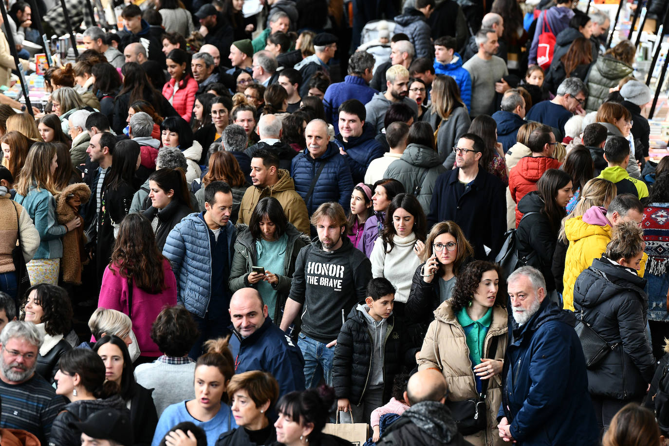 Durangoko Azokaren bigarren eguna: ikasle goiza, cosplay, gamers...