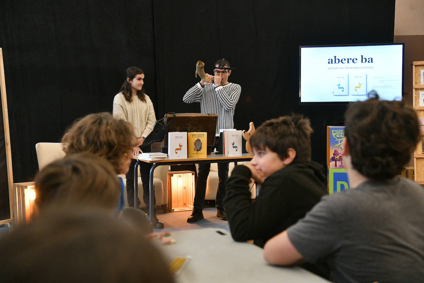 Durangoko Azokaren bigarren eguna: ikasle goiza, cosplay, gamers...