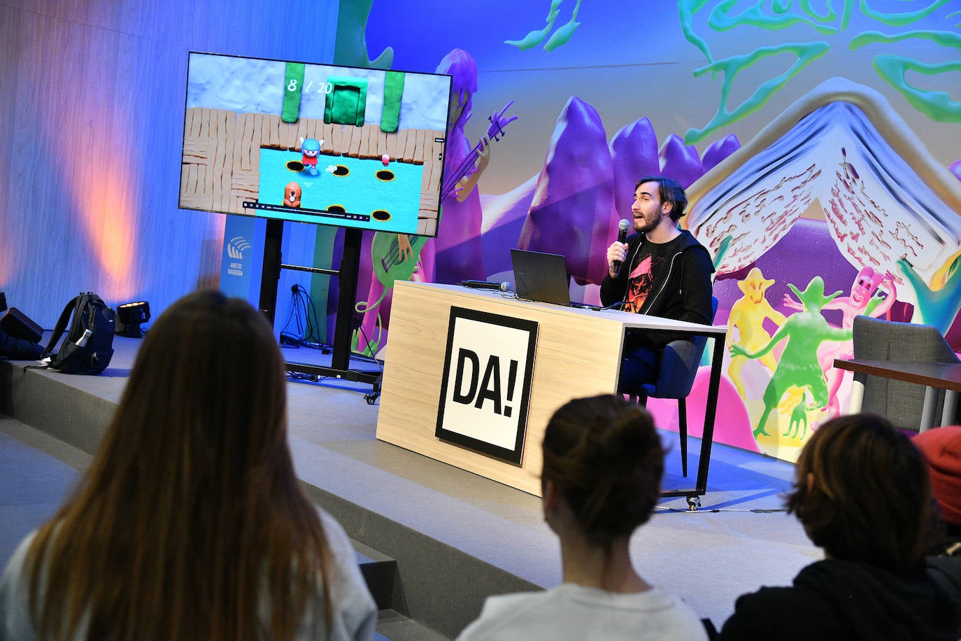 Durangoko Azokaren bigarren eguna: ikasle goiza, cosplay, gamers...