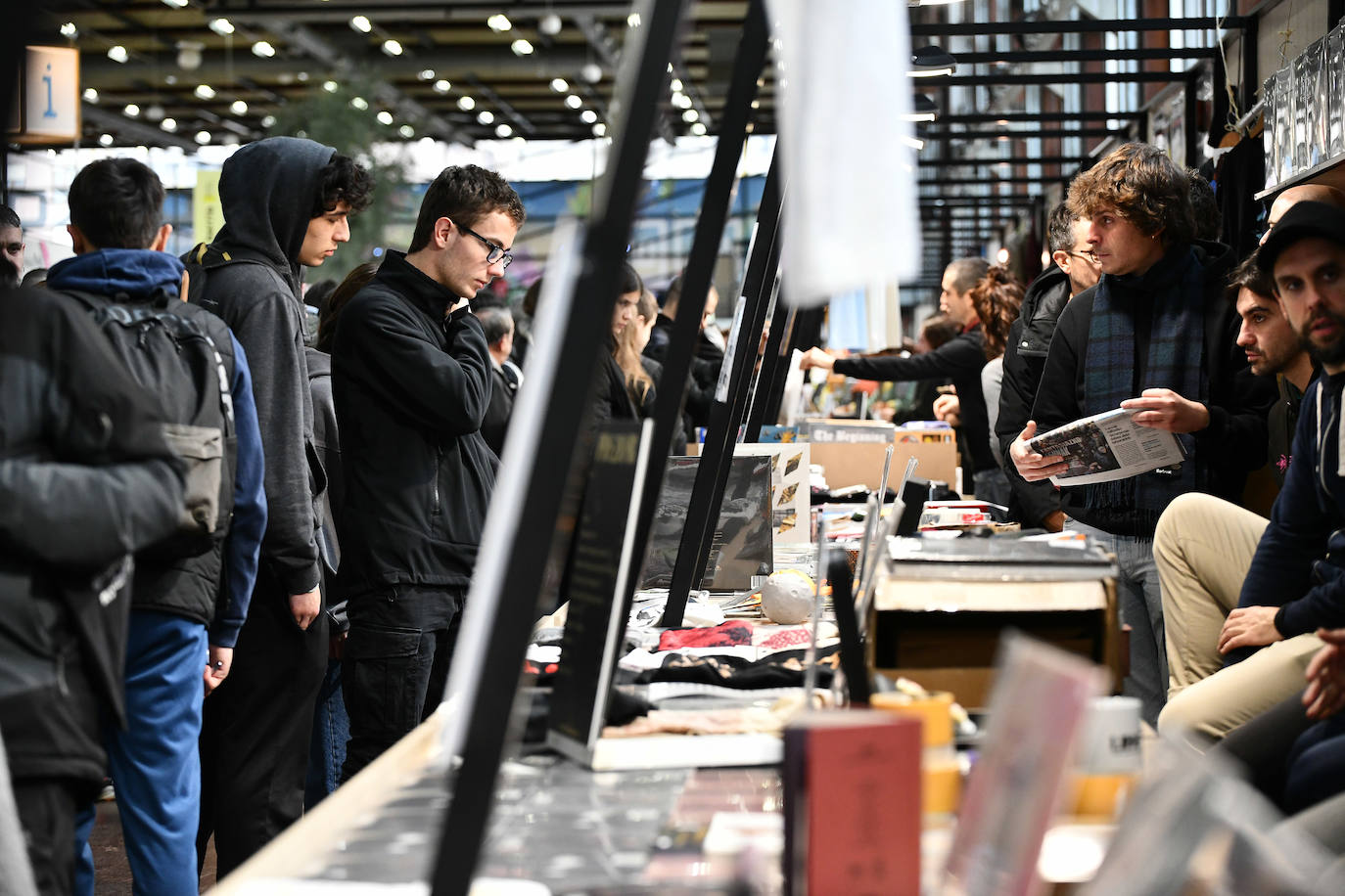 Durangoko Azokaren bigarren eguna: ikasle goiza, cosplay, gamers...