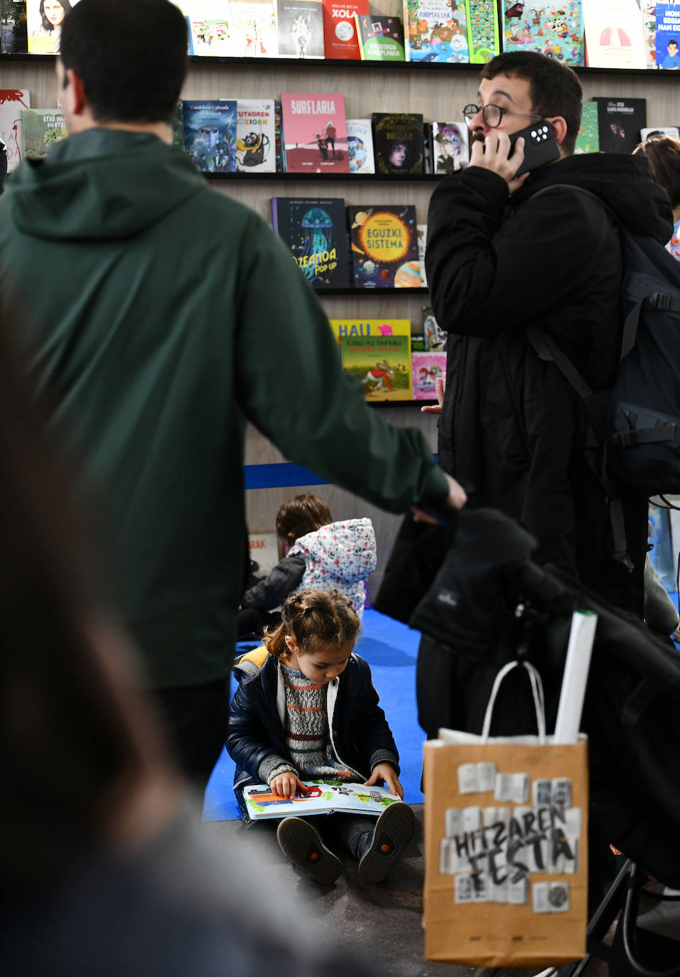 Durangoko Azokaren bigarren eguna: ikasle goiza, cosplay, gamers...