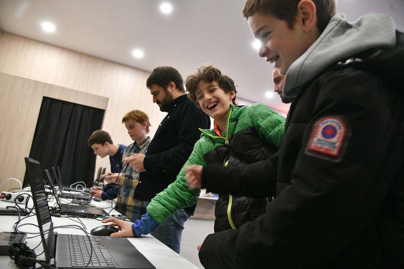 Durangoko Azokaren bigarren eguna: ikasle goiza, cosplay, gamers...