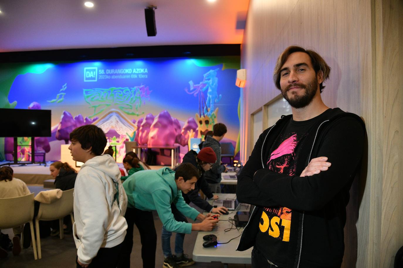 Durangoko Azokaren bigarren eguna: ikasle goiza, cosplay, gamers...