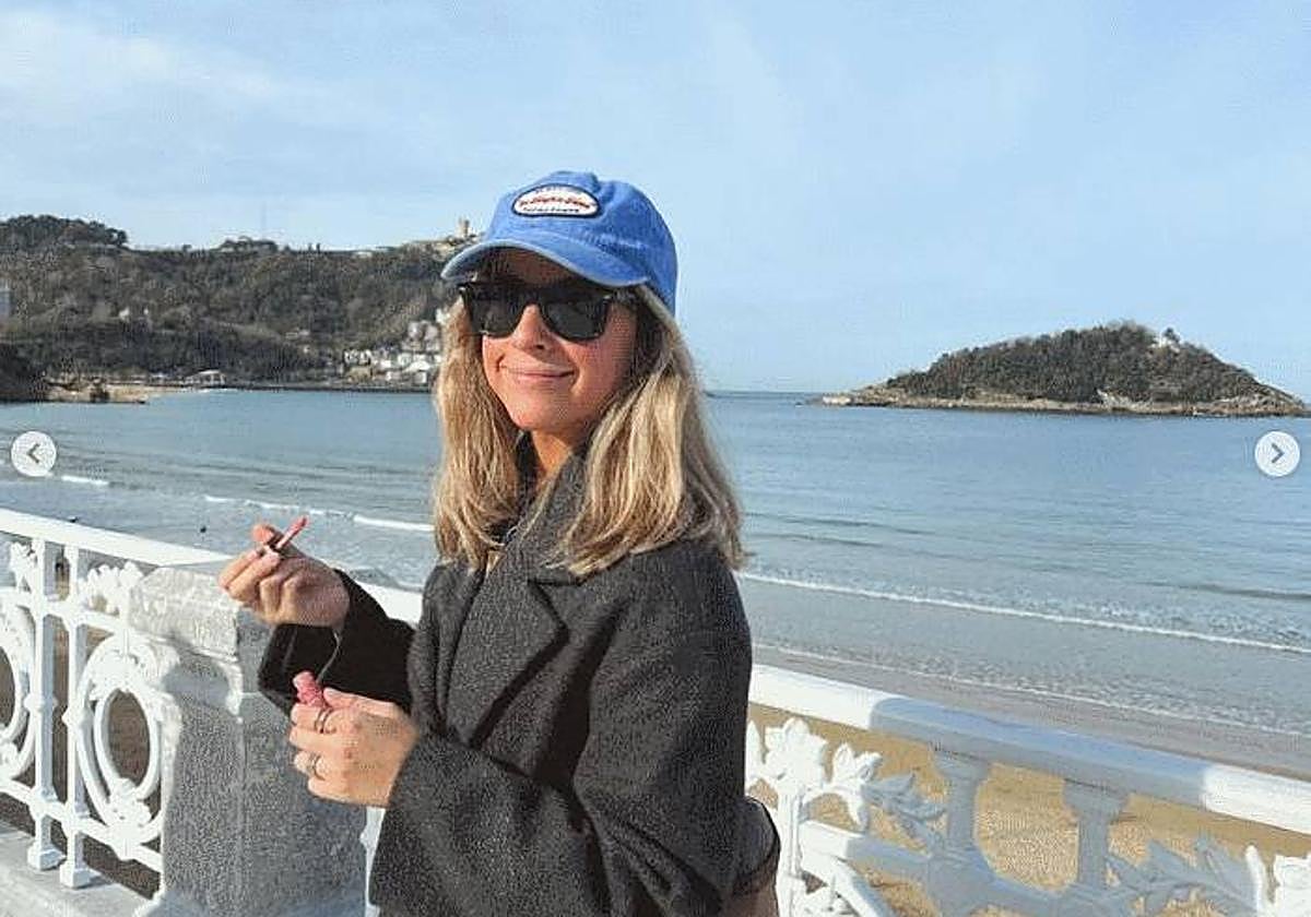 Blanca Pombo, en el paseo de La Concha de San Sebastián.