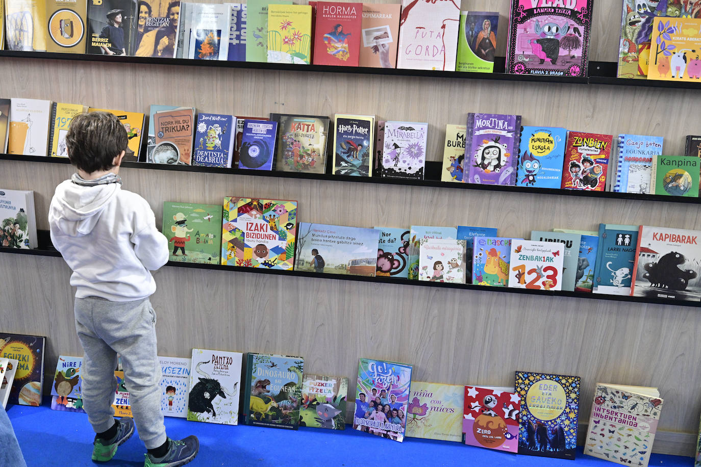 Jendetza azokako hirugarren egunean