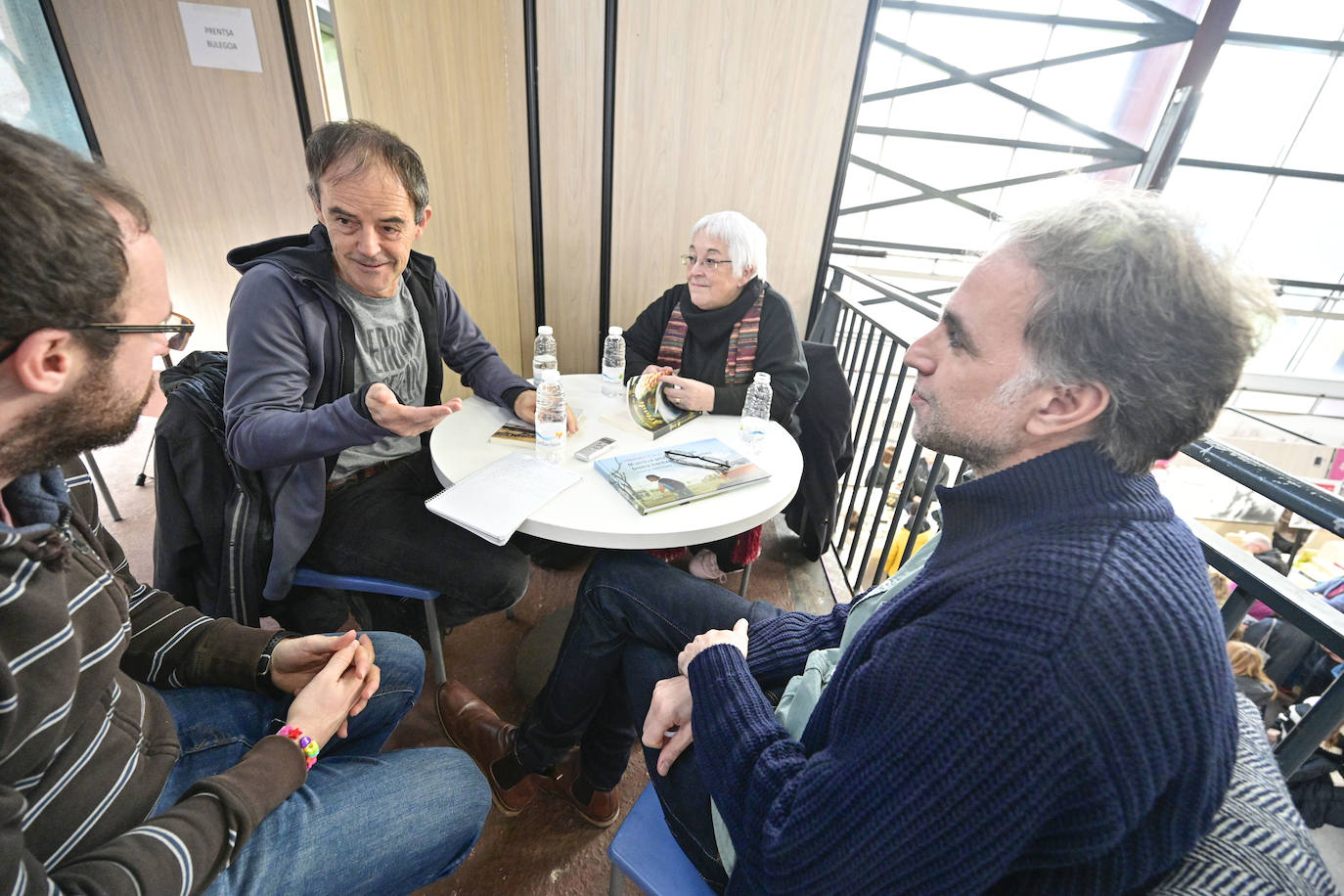 Jendetza azokako hirugarren egunean