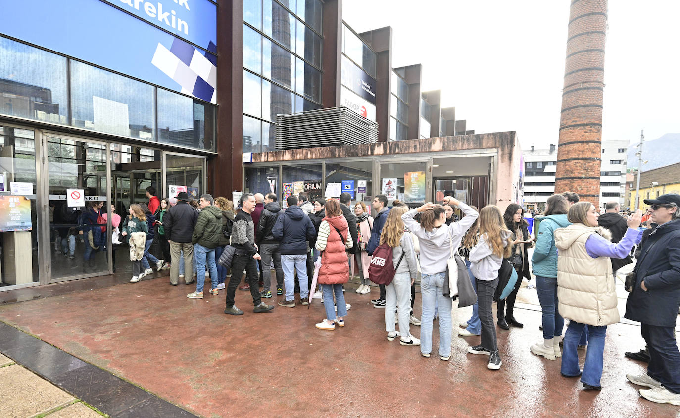 Jendetza azokako hirugarren egunean