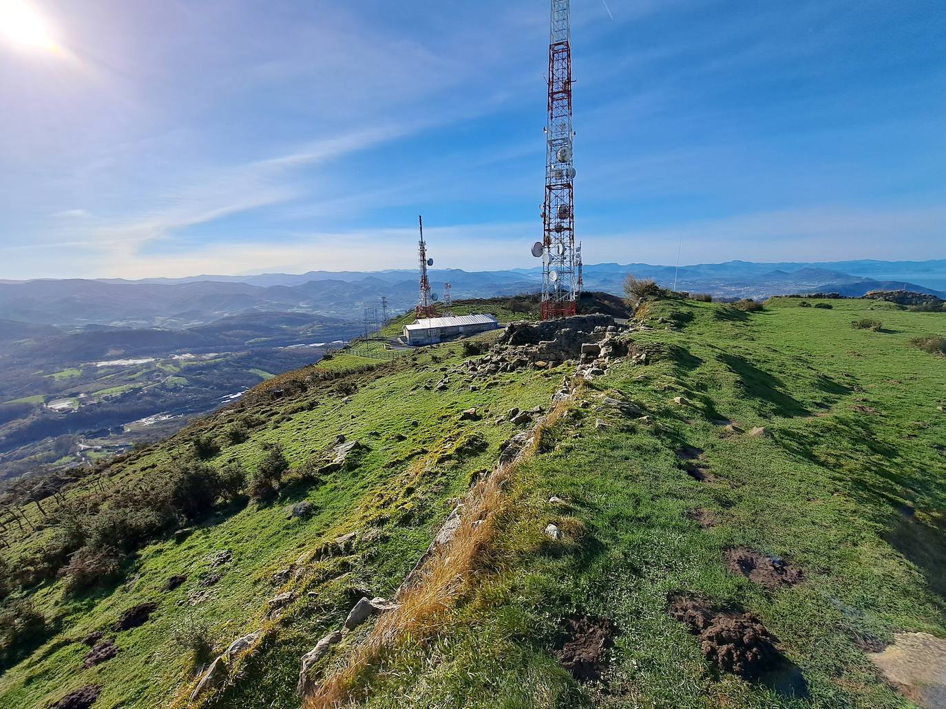 Un monte para mirar al mar